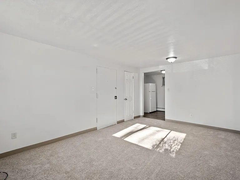 Lindberg Apartments — Photo 14
