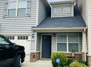 909 Granville Dr, Murfreesboro, TN 37128