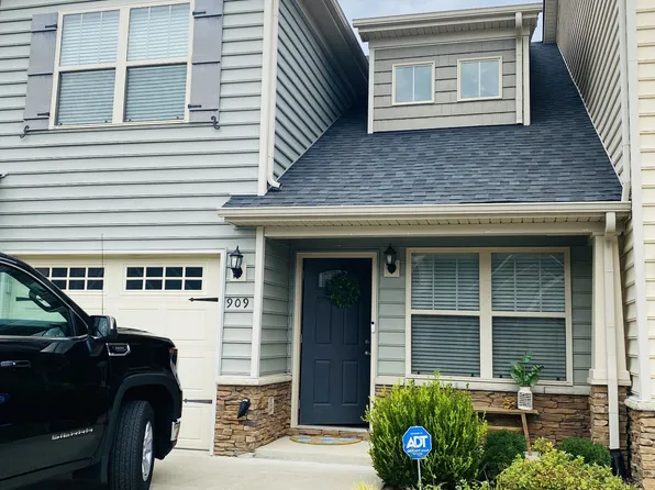 909 Granville Dr, Murfreesboro, TN 37128