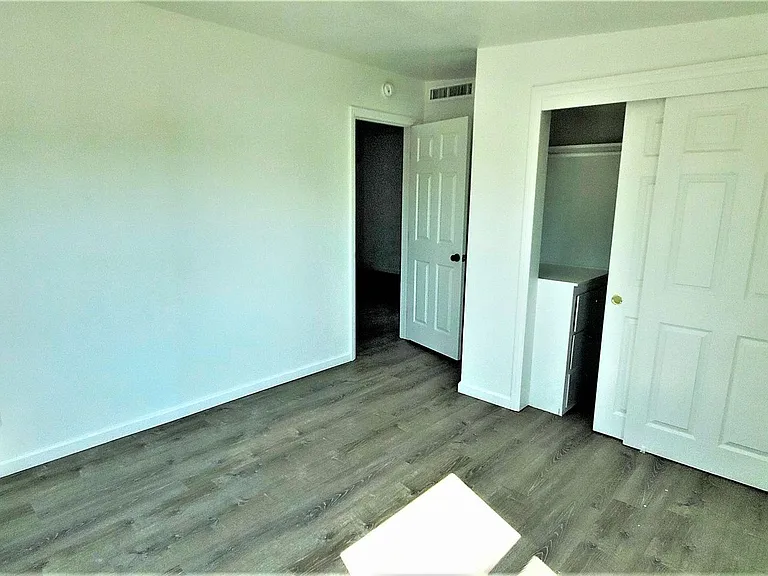 706 W Euclid Ave — Photo 7