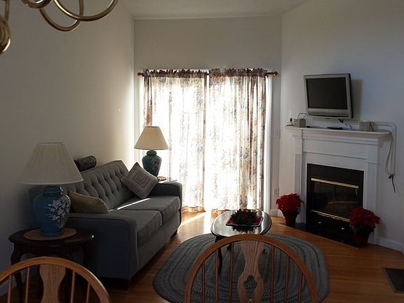 open concept living area
						:
						gas fireplace