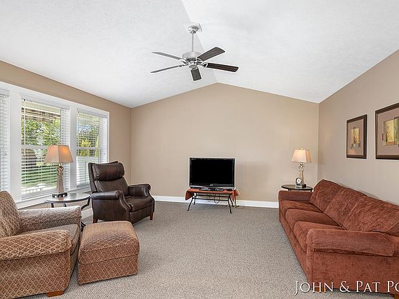 3rd image of 3138 Sandy Dr