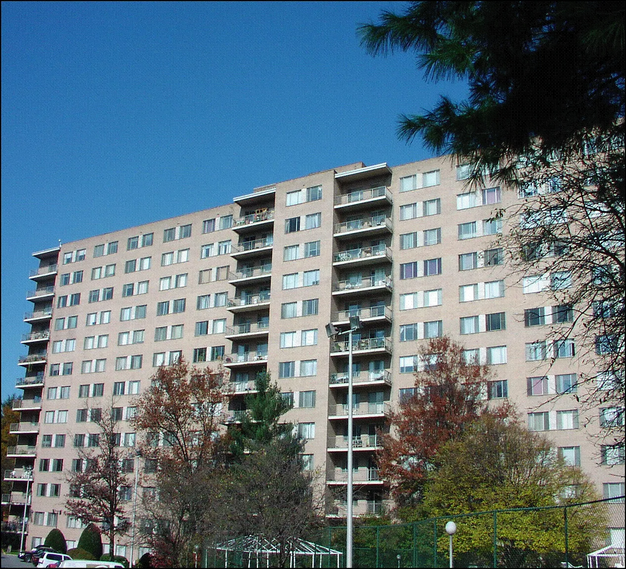 1900 Lyttonsville Rd APT 513 photo 1