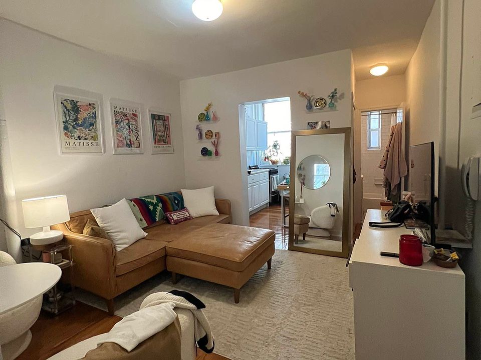 2nd image of 64 Thompson St APT 2