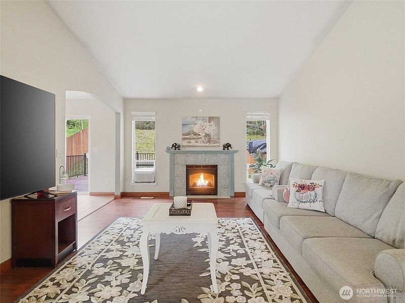 5th image of 14618 69th Avenue Ct E