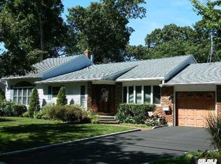 15 Kilburn Ave, Huntington Station, NY 11746