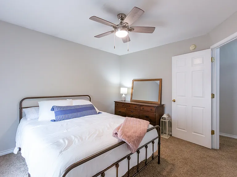 634 E North 16th St #B — Photo 15