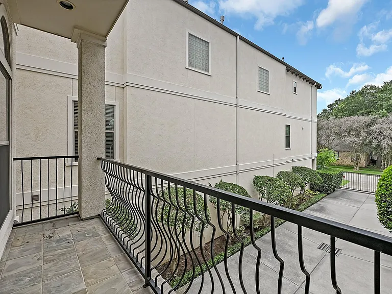 1204 Cohn St — Photo 14