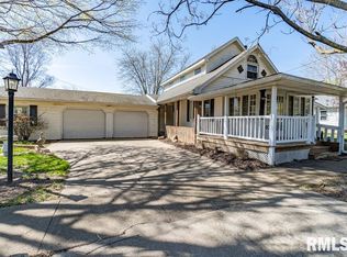 105 W 3rd St, Mackinaw, IL
