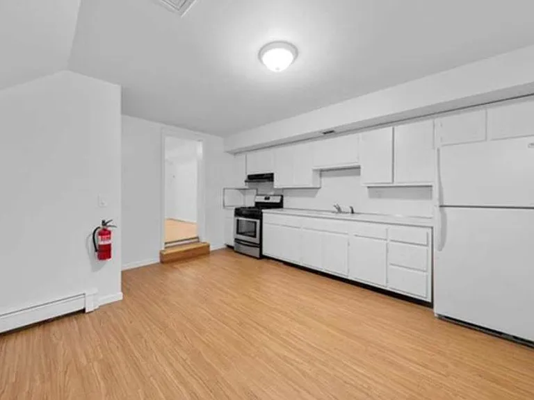 226 Livingston St #B — Photo 4