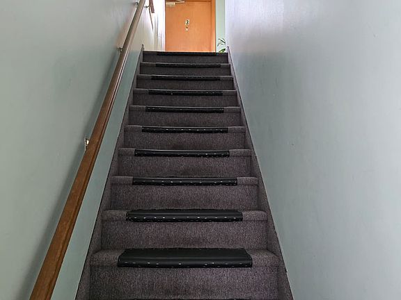 5th image of 622-624 Jackson Ave #1