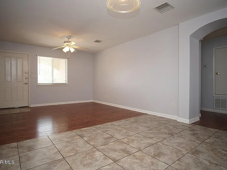 3400 Blue Earth Ln #D — Photo 4