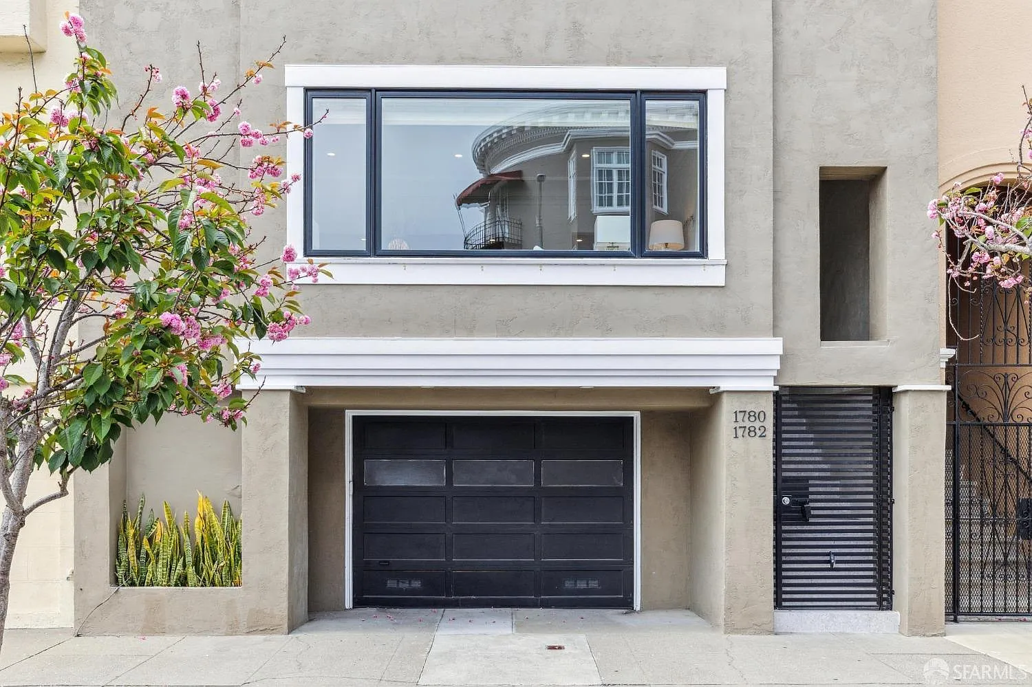 1782 Beach St photo 1