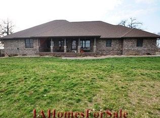 2343 180th Ave, Manchester, IA 52057