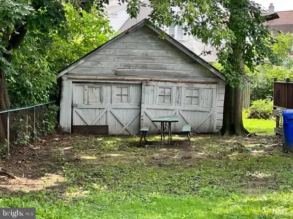 44 Lee St, Riverside, NJ 08075