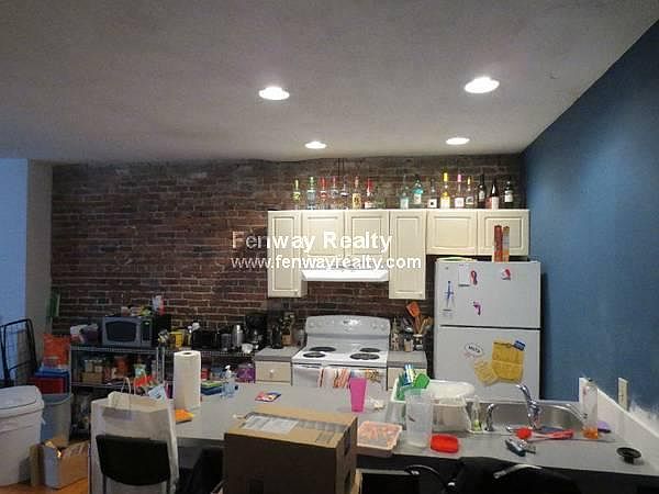 2nd image of 611 Columbus Ave #7