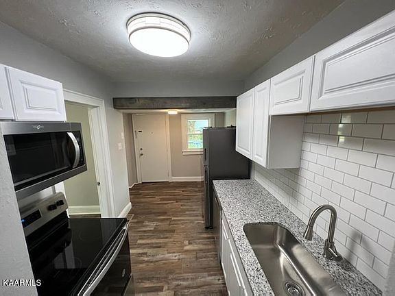 3rd image of 2300 Fenwood Dr