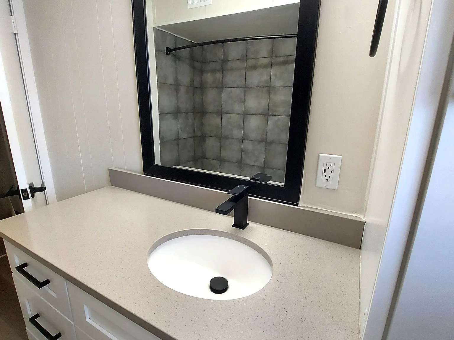 2 bed, 825 sqft, $1,175 — Photo 2