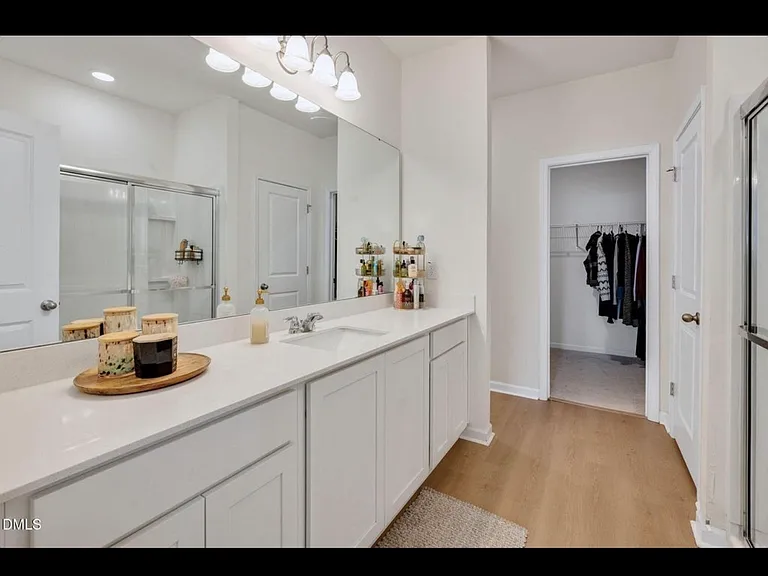 43 Molly Mac Ln — Photo 1