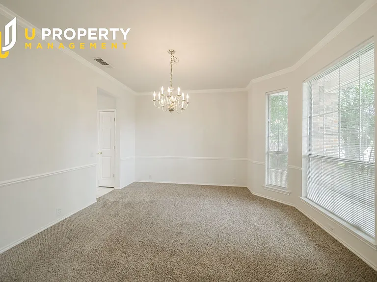 8713 Somerville Way — Photo 3