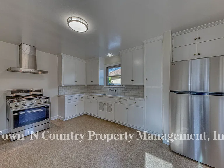 127 Katherine Ave — Photo 8