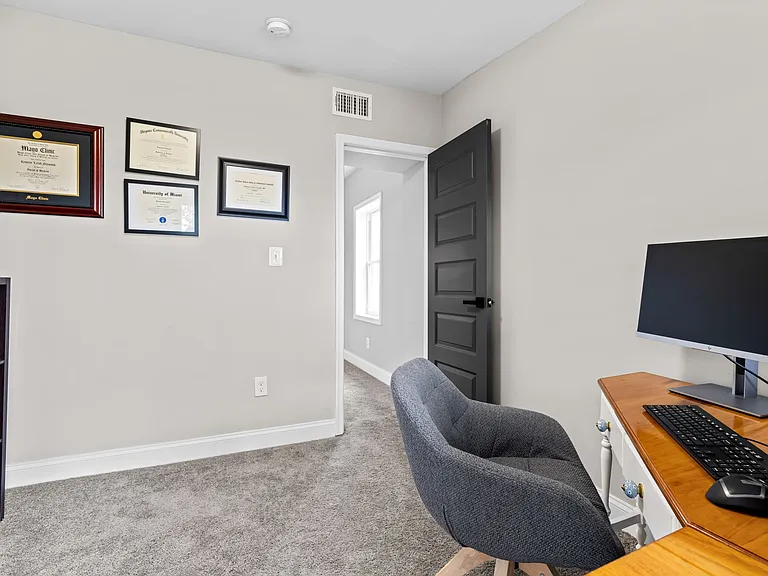 108 S Washington St — Photo 15