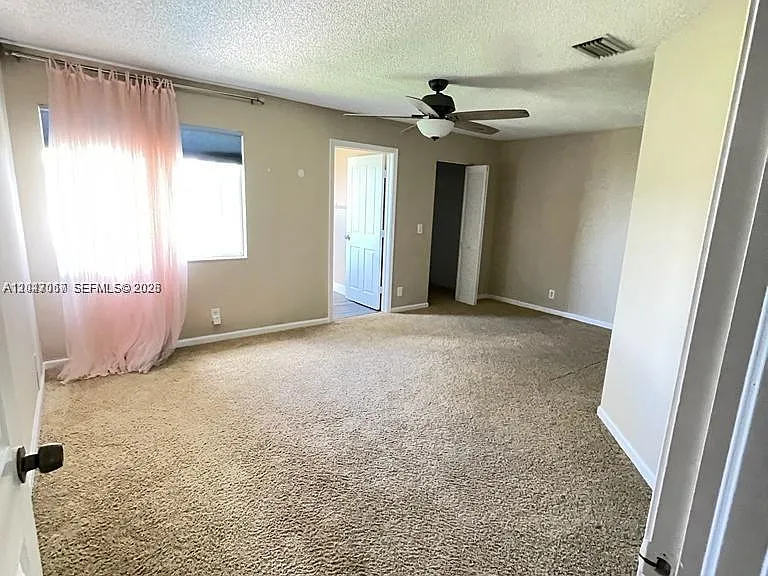 558 Stonemont Dr — Photo 5