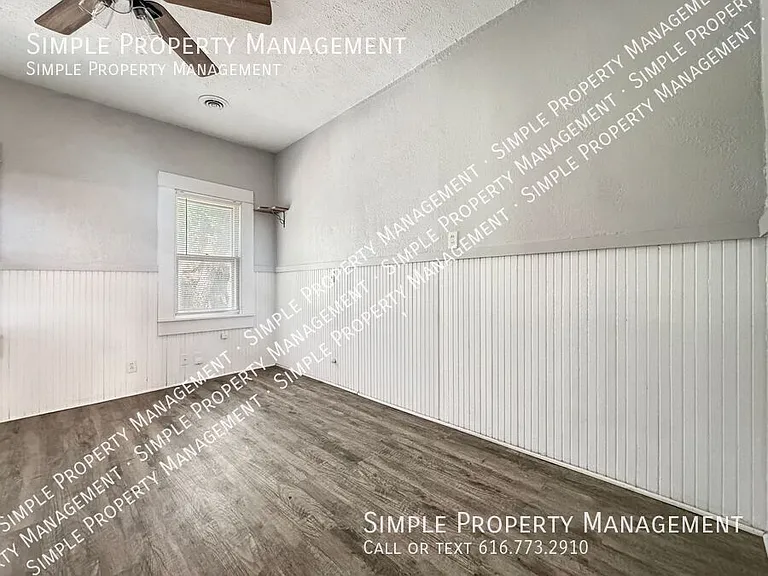 242 Page St NE #2 — Photo 3