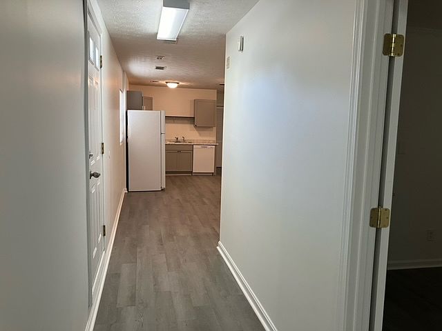 Entrance hall to kitchen