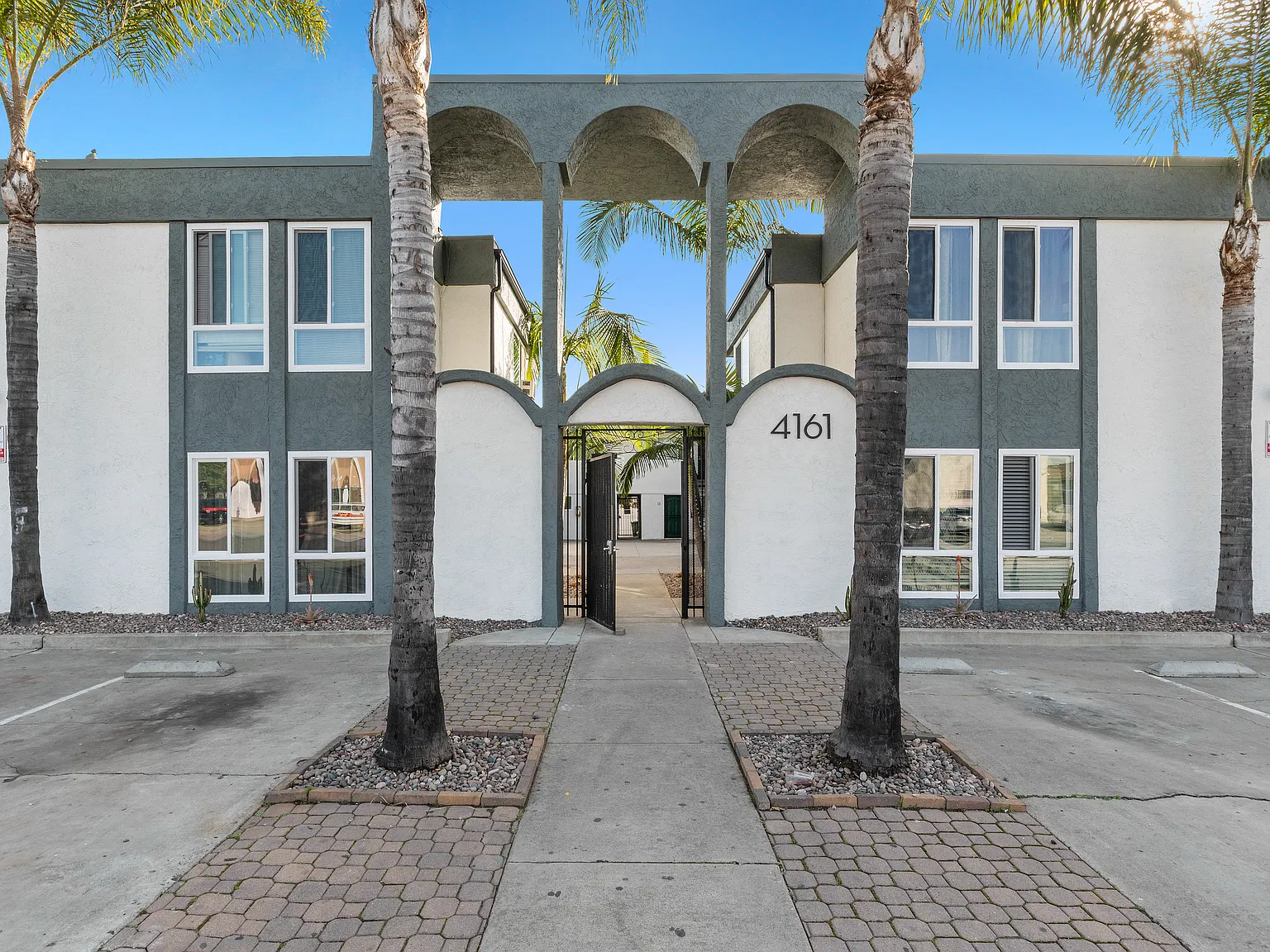 1 bed, $2,095 — Photo 1