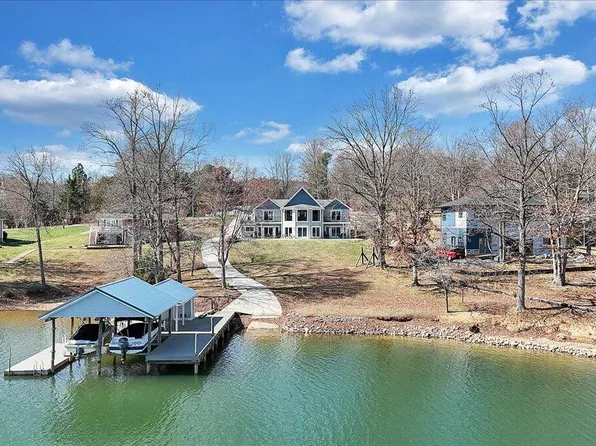 312 Spring Dr, Huddleston, VA 24104