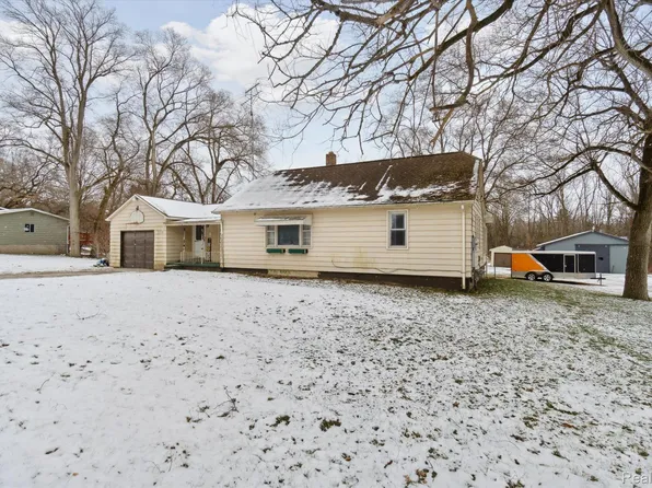 5319 Beecher Rd, Flint, MI 48532