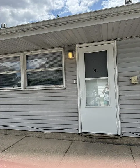 411 Oneida St #4 — Photo 6
