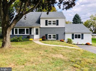 33 Duffryn Ave, Malvern, PA 19355