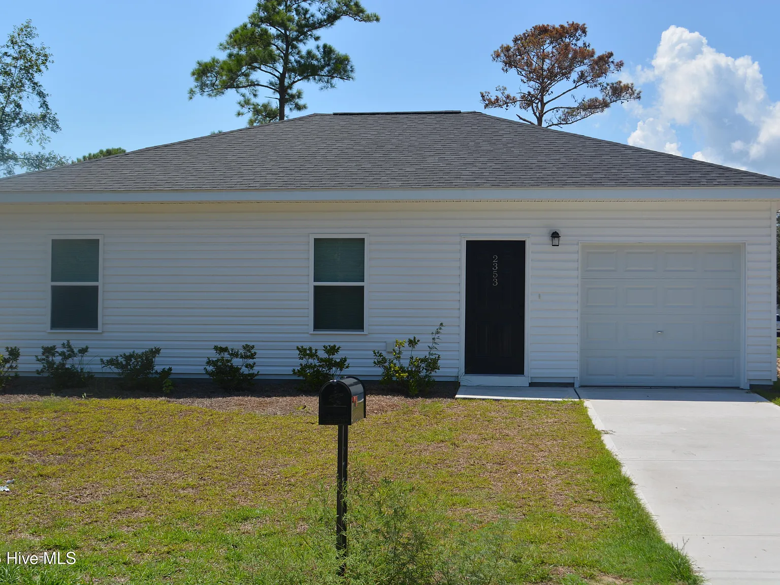 3 bed, 2.0 bath, $1,700 — Photo 1