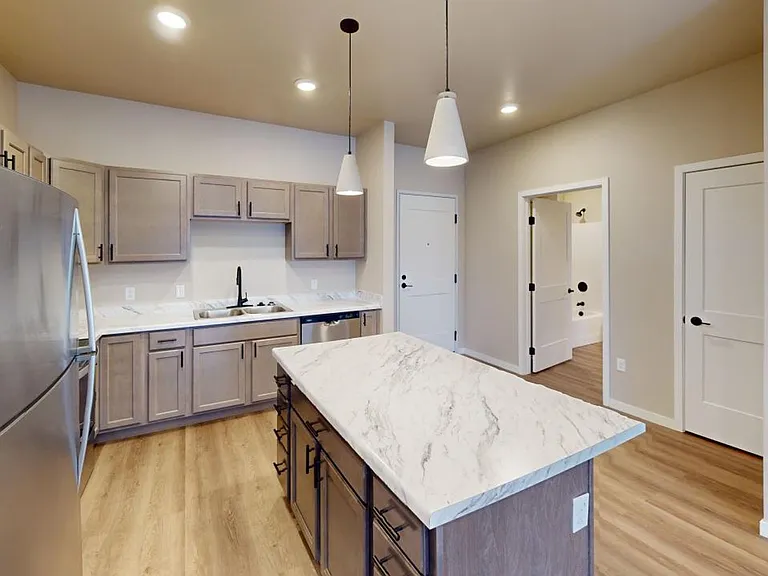The Plains Apartments — Photo 32