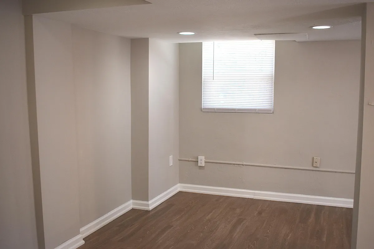 Building Photo - 804 Hickman Rd #B