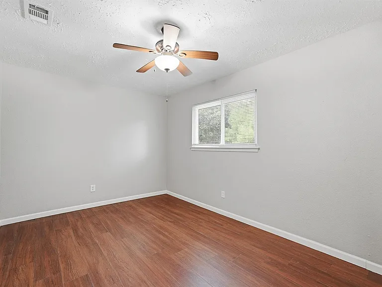 2042 Bridge Cross Ln — Photo 18