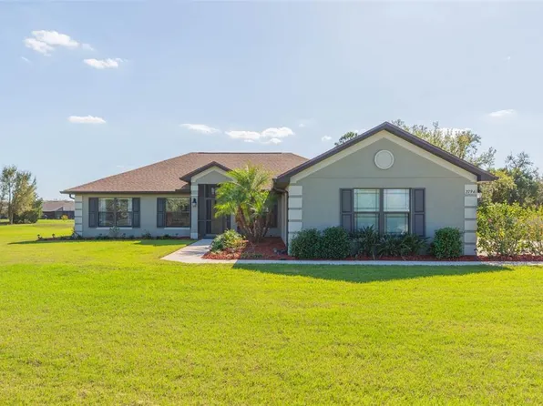 27941 Austin Woods Dr, Dade City, FL 33525