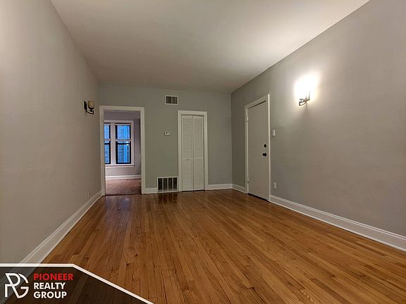 5th image of 4034 N Ashland Ave #W1