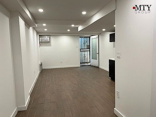 2nd image of 206 E 81st St #B1