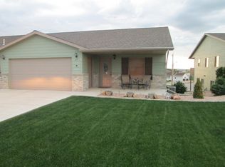 371 Red Rock Cir, Belle Fourche, SD 57717