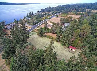 1539 SW Camano Dr, Camano Island, WA 98282