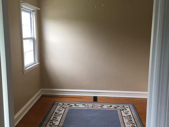 Smallest bedroom. Window faces north