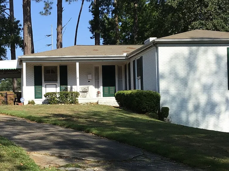1097 Bolton Ct — Photo 1