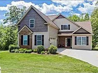 102 Karla Ct, Fountain Inn, SC 29644