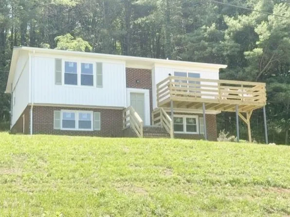 554 Whispering Pines Rd, Max Meadows, VA 24360