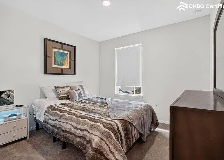 2nd bedroom