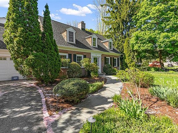 3rd image of 340 Newman Ave