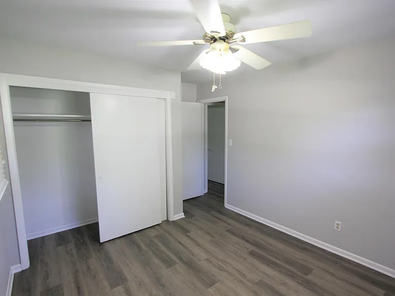 513 Thorne Dr — Photo 18